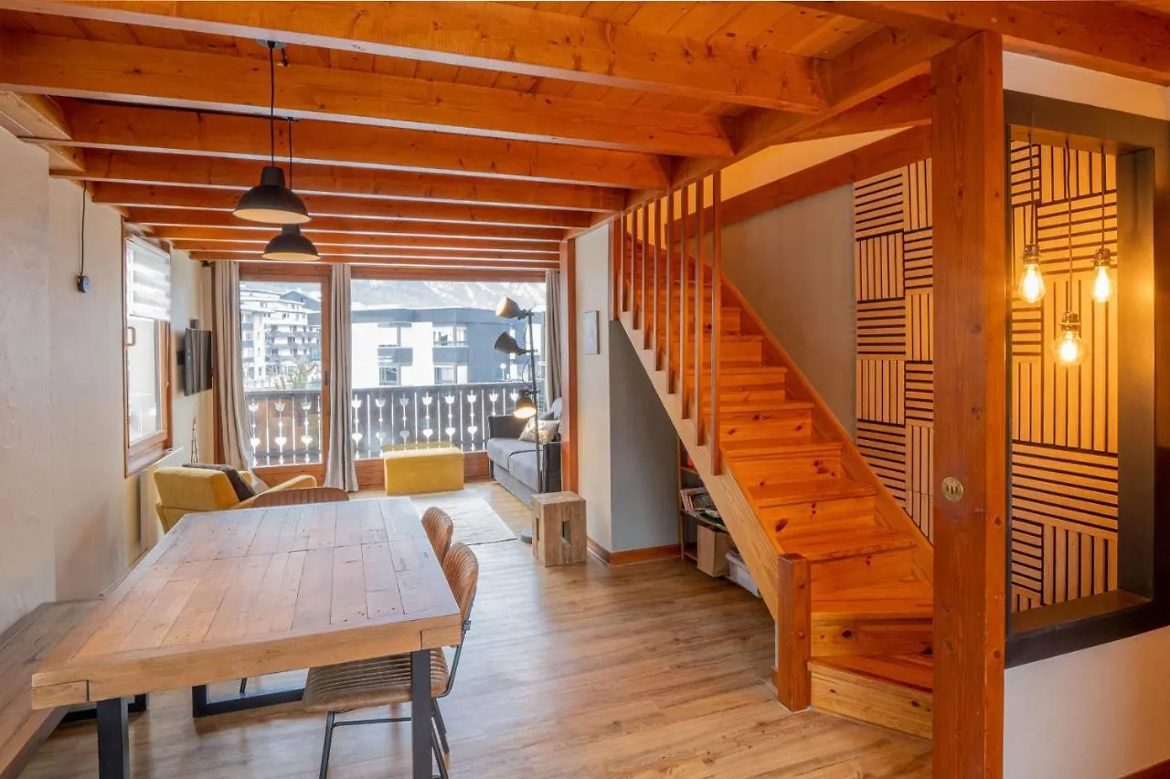 Refuge De L'Aiguille - 2 Bedroom Duplex In The Heart Of Chamonix 0*,  France