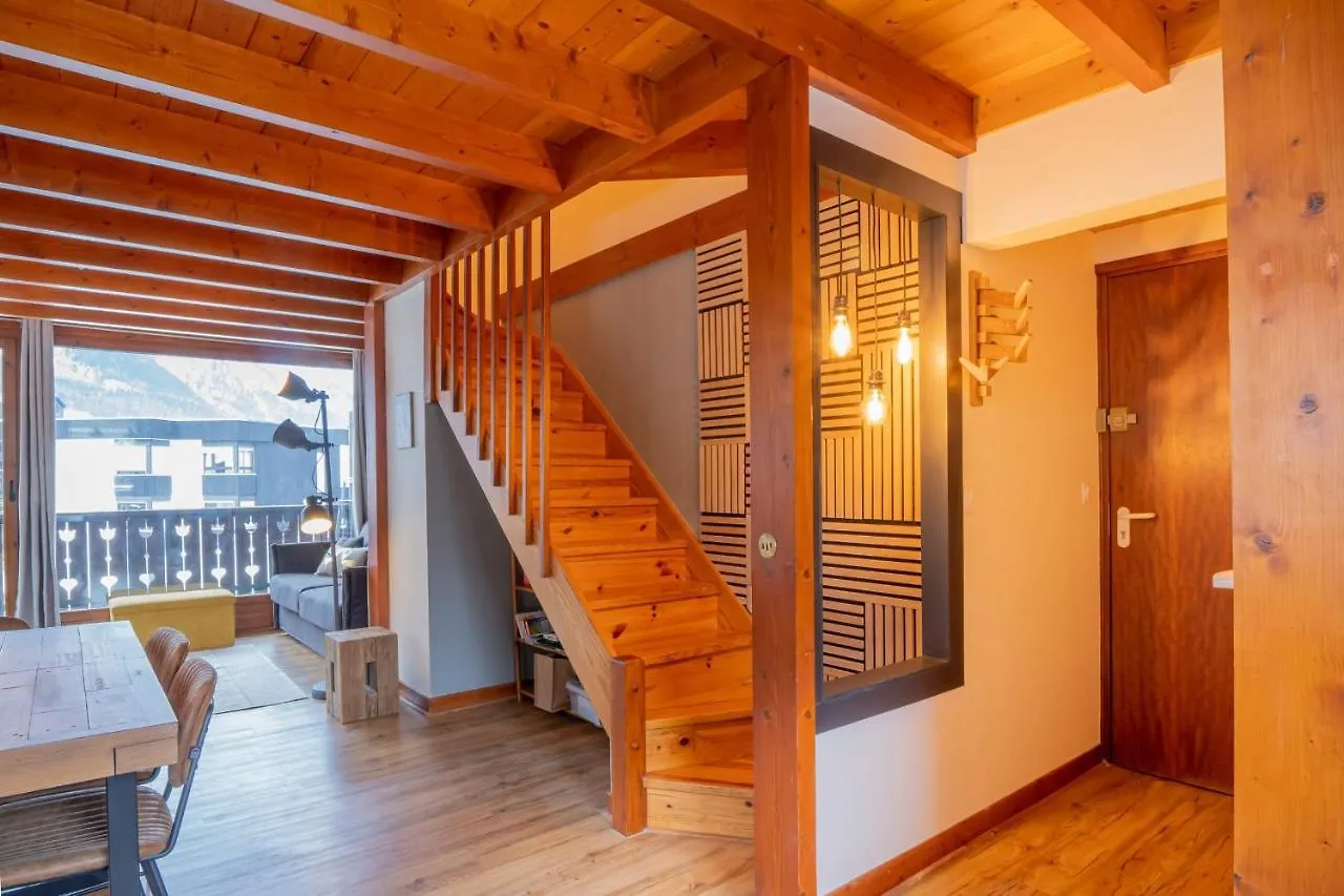 Apartment Refuge De L'Aiguille - 2 Bedroom Duplex In The Heart Of Chamonix France