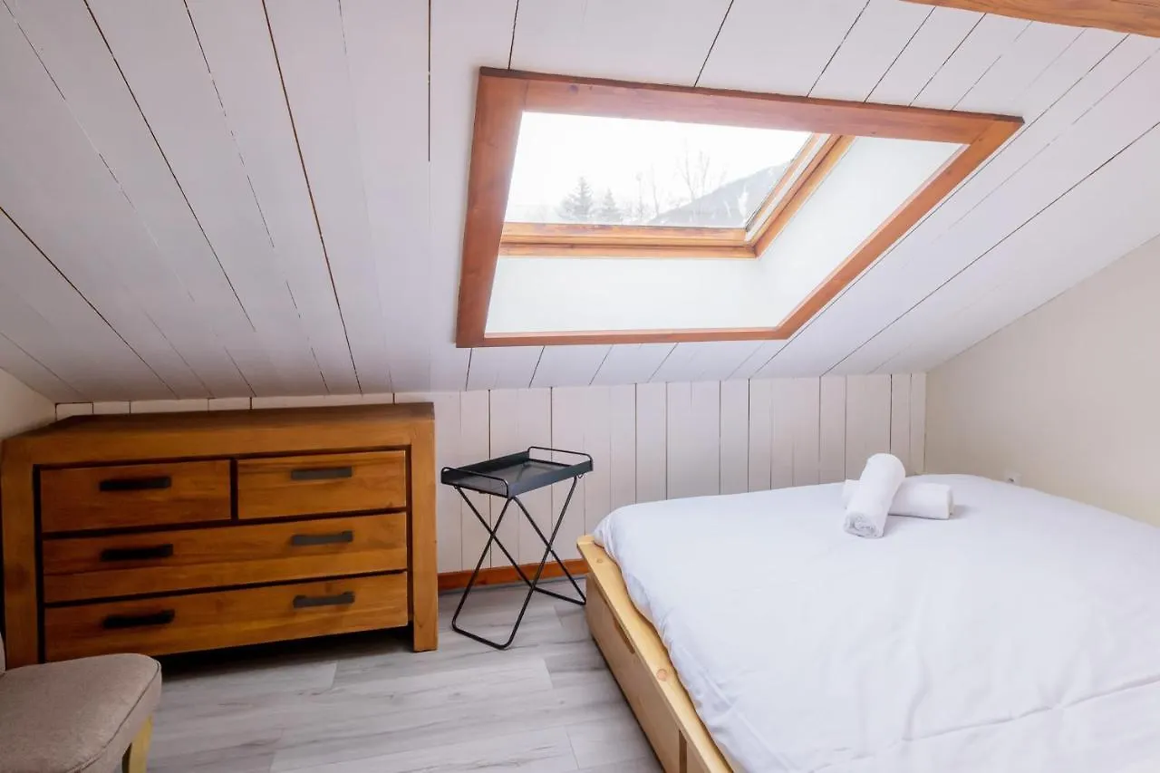 Refuge De L'Aiguille - 2 Bedroom Duplex In The Heart Of Chamonix Apartment